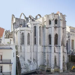 Carmo Chiado Deluxe Apartment